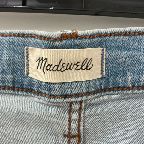 Madewell High-Rise Jean Short - Picture 6 of 12
